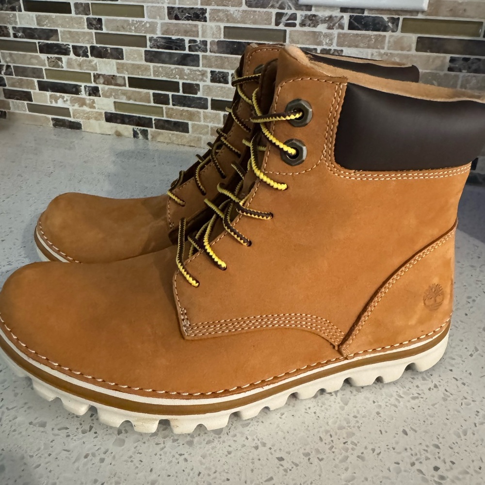 Timberland Tan Lace Up Boots with Rugged Sole and Nubuck Texture